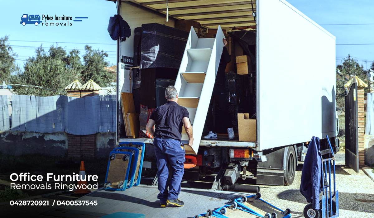 Read more about the article Top Reasons & Benefits Of Office Furniture Removals