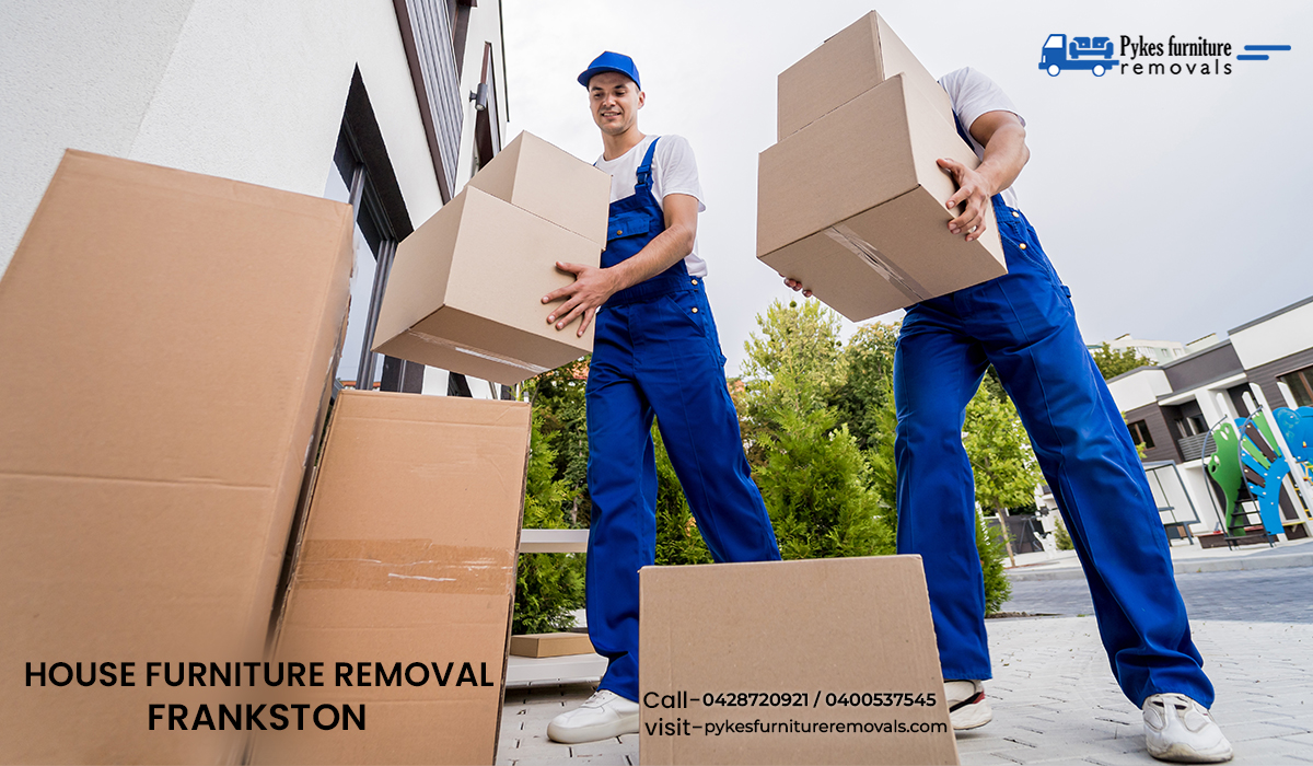 Read more about the article Enjoy A Seamless Move With Professional House Furniture Removal Services